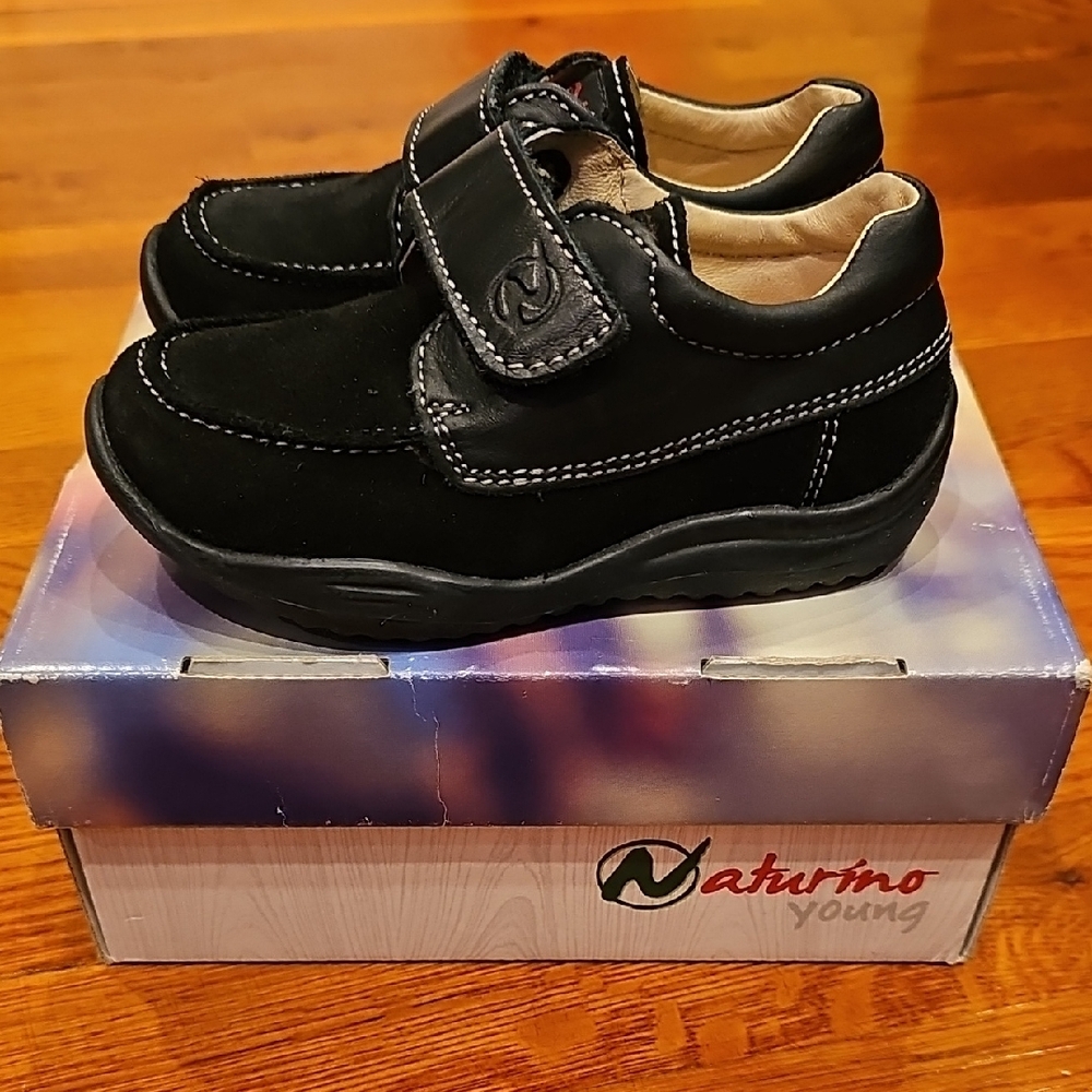 Naturino Black Kids Dress Shoes with Velcro - Picture 2 of 11